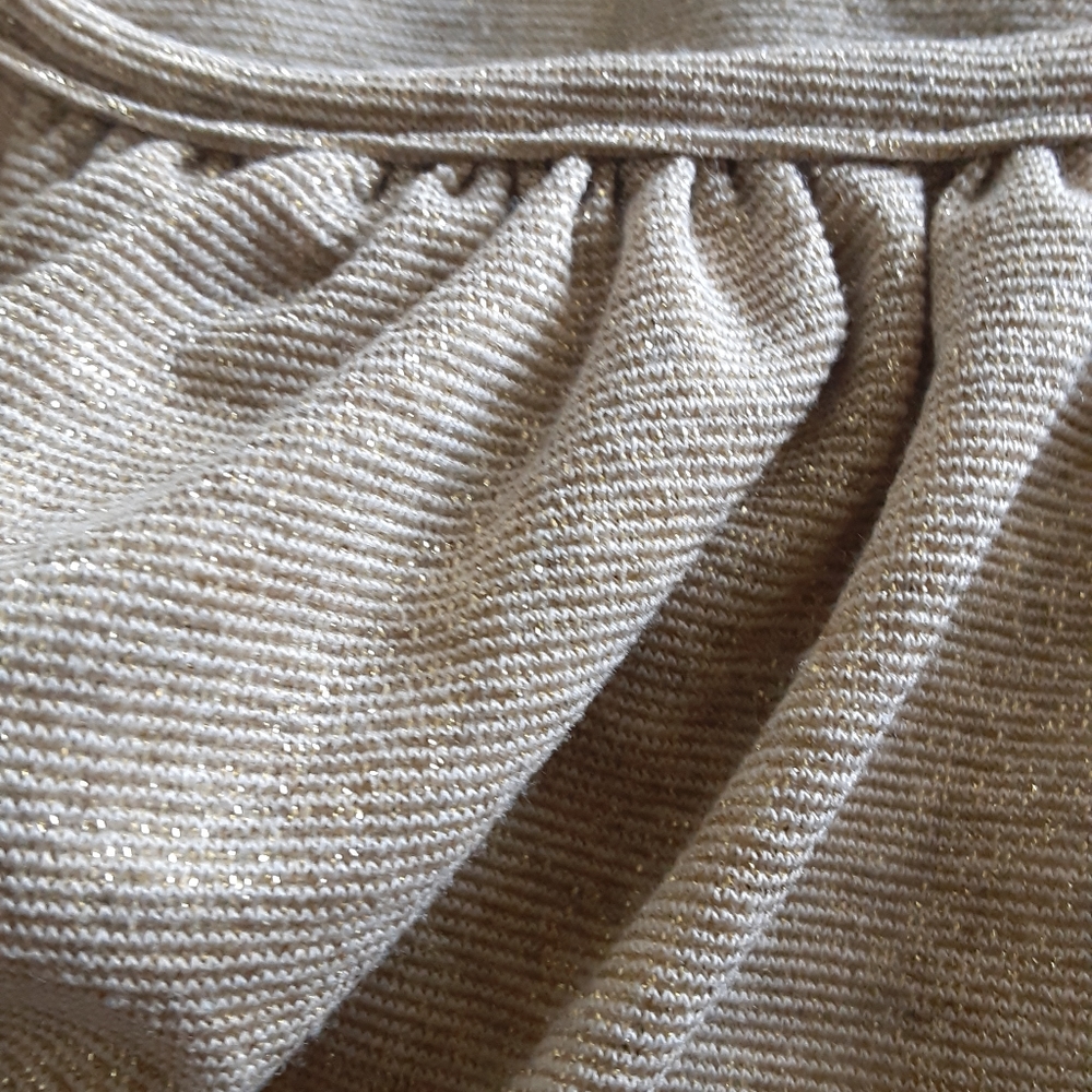 White House Black Market WHBM Sleeveless Gold Metallic Holiday Christmas Top EUC - Picture 9 of 11